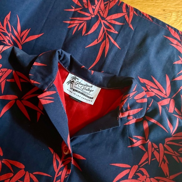 Tropical Hawaiian Bamboo Print Tea Timer Top Blouse, Blue Red, Amoureux Vintage - Picture 5 of 6